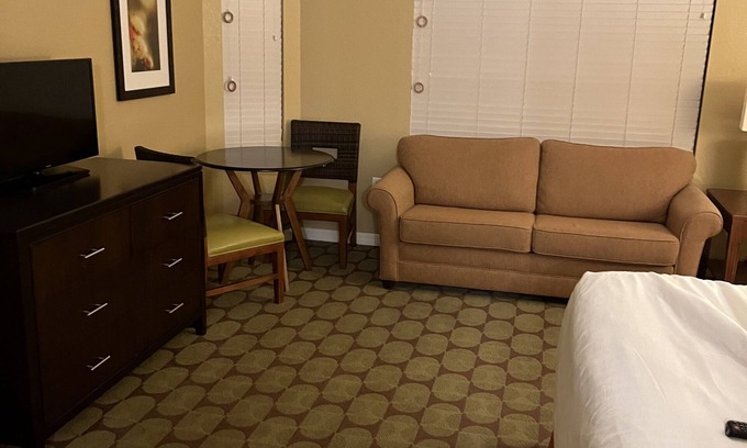 Orange Lake Complejo | Stay near magic! 2-bedroom resort room, just a 12-min drive away from from parks