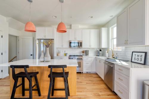 North Tabor Casa | Stay Portland - The Raynes House- Explorers & Remote Workers