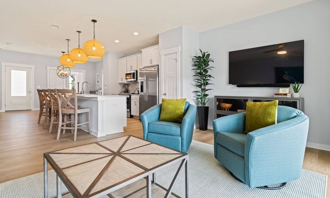 Bermuda Bay Casa | Stay Salty 2 Bedroom at Cambridge Cove with Private Hot Tub!