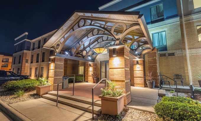 Middleton Hotel | Staybridge Suites Middleton Madison-West by IHG