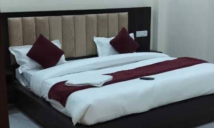 Ayodhya Hotel | Staylo Abhinandan Palace