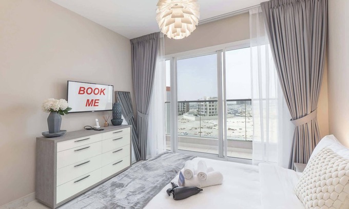 Dubai Apartamento | Dubai South Studio for 2 with Swimming Pool!