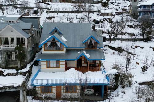 Manali Villa | StayVista at Jodhpur House - 3 BR Pet friendly Villa amidst Apple, Pear and Cherry Orchards in Manali