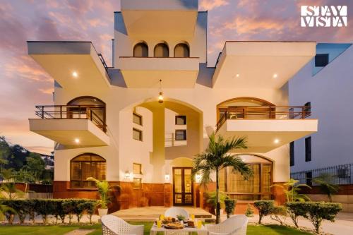 Sector 31 Villa | StayVista at Moets Palm Villa with BBQ & Bonfire