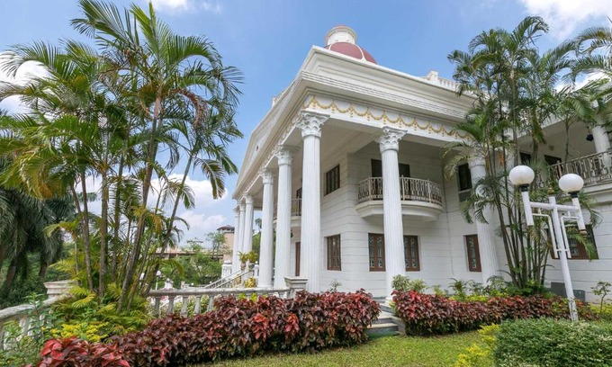 St.Stanislaus Villa Villa | StayVista at The White House Villa