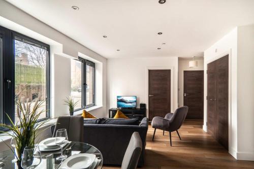 Old Trafford Apartamento | StayZeni, Alexandra Rise Manchester Roomy 1 Bed