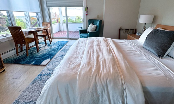 Bayfield Apartamento | Steeple Hill Flats - Uptown Flat