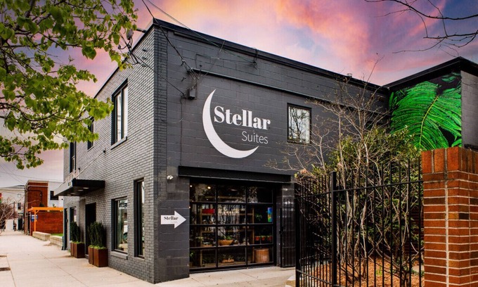 Phoenix Hill Apartamento | Stellar Suites Hotel | 11 Bedroom, Sleep 26 | NULU