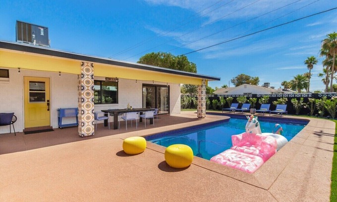 Park Scottsdale One Casa | Step into our luxurious, high-end retreat, blending sophistication with comfort