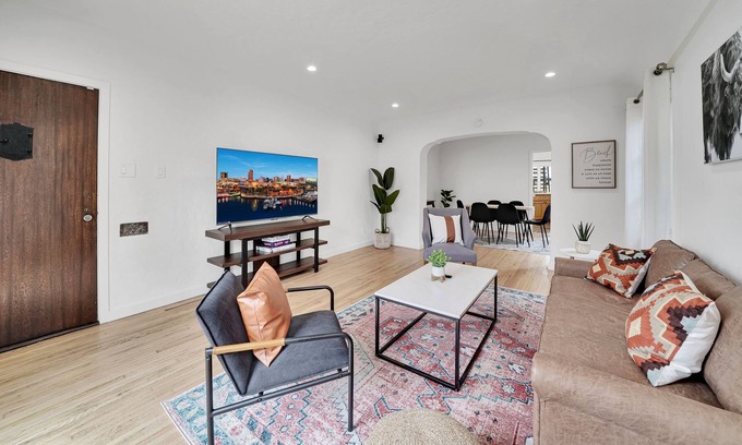 Belmont Heights Casa | Steps to Beach & 2nd~Gorgeous Belmont Shore Home