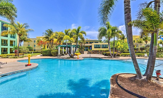 Mediania Baja Condominio | Loiza Condo w / Pvt Balcony & Beachfront Amenities!