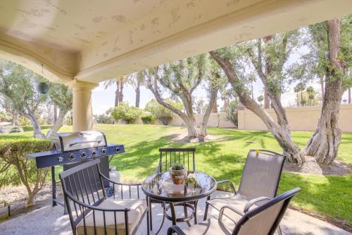 Palm Desert Apartamento | Steps to Community Pool and Spa Palm Desert Condo!