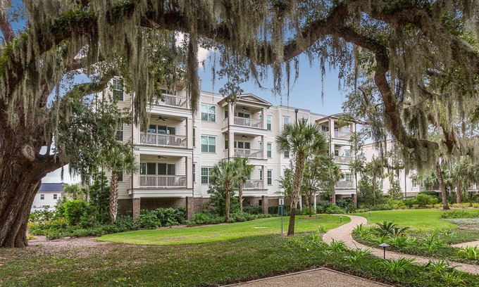 Epworth Acres Condominio | Steps to Gascoigne Park, short term vacation rental, long term stays – sleeps 6