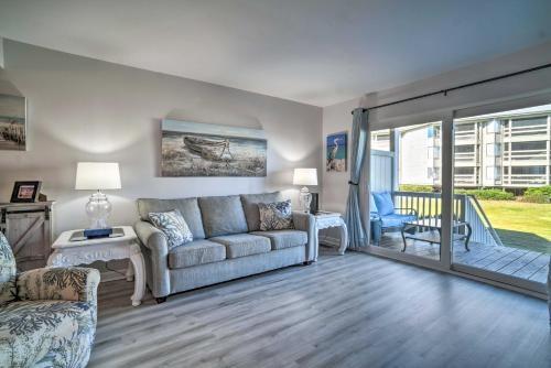 Oceanmarsh Subdivision Apartamento | Steps to Pool and Beach St Helena Island Escape!