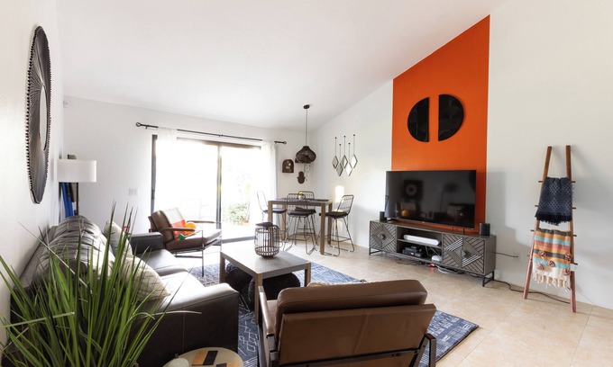 Palm Desert Condominio | Steps to pool with Mountain Views!