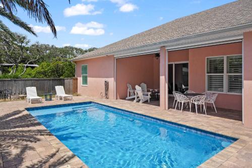 Vilano Beach Casa | Steps to Sand Sparkling Pool 5 Bdrm Near DT