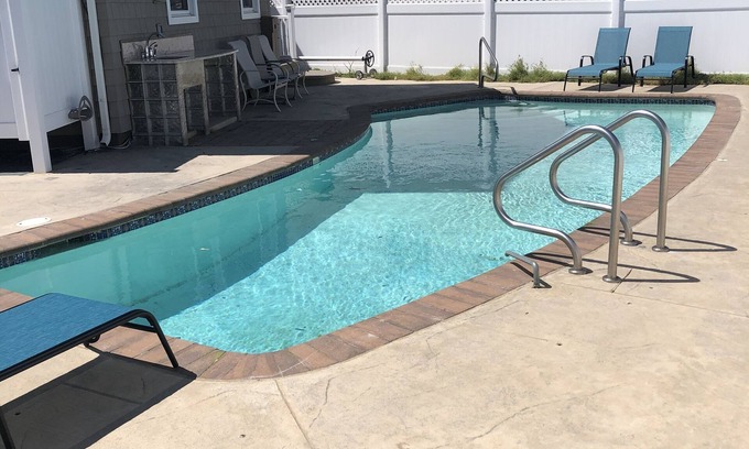 Southend Casa | Steps to the Beach in Brigantine - Sea Point - Beautiful Pool