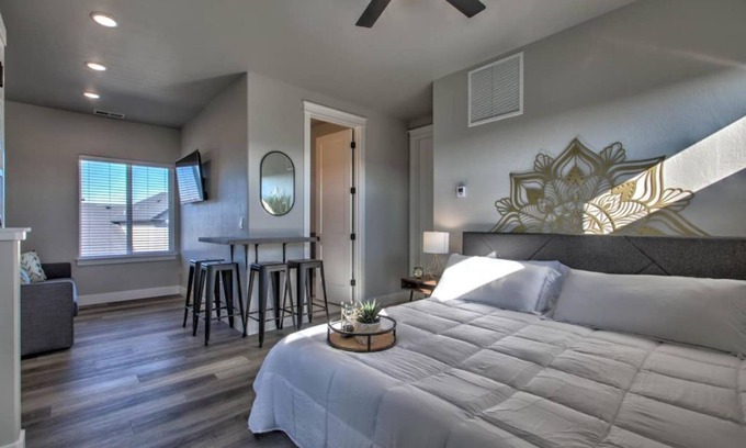 Twin Falls Apartamento | Steps to the Canyon Rim w/Fast Wi-Fi & EV Charging