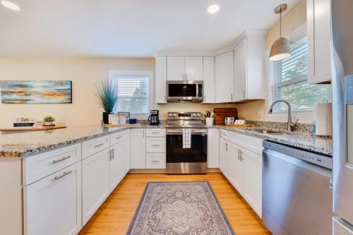 Colington Casa | Steps to the Sound & Dog Friendly
