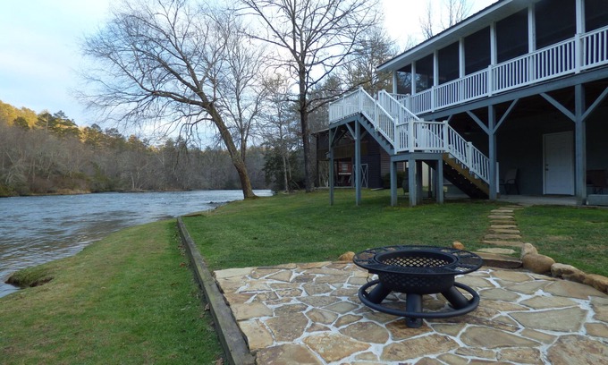 Murphy Casa | Still time to book for the beautiful leaves, some days still open.