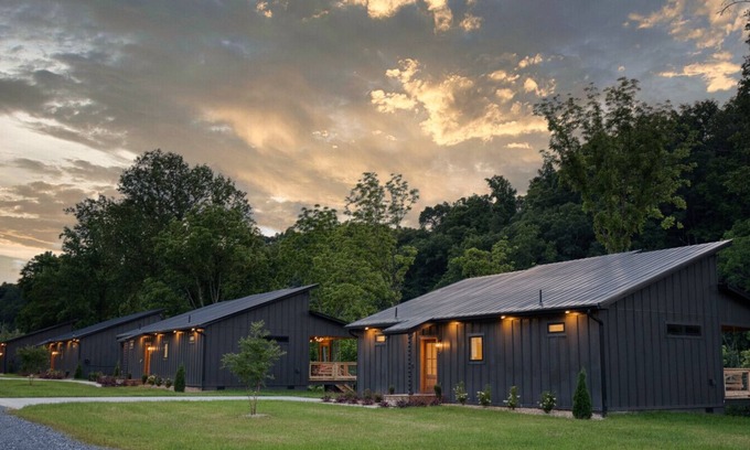 Johnson City Chalet De Esquí | Still Waters on Watauga River