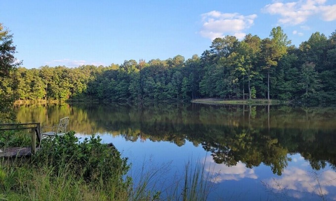 Stockbridge Casa | Stockbridge Secret Oasis with Lake View