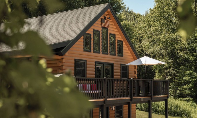 South Butler Cabina | Stone Beach Access | Cabin with a Fire Pit Glow