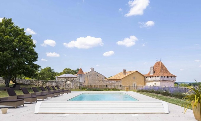 Vieux-Mareuil Otro | Stone castle with private swimming pool
