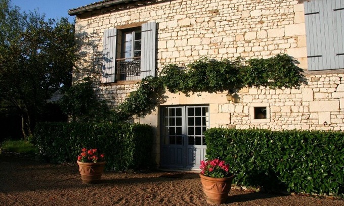 Bournand Casa | Stone Cottage, 2 dormitorios hasta 6 personas, piscina, en una XVII Castillo C, Valle del Loira