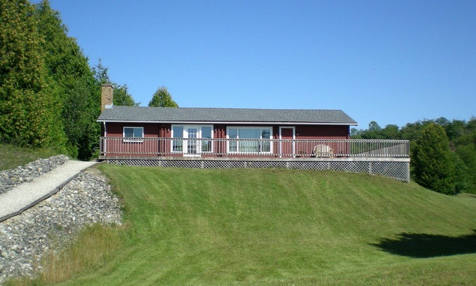 West Grey Cabaña | Stone Hill Cottage - Peaceful country escape nestled in nature