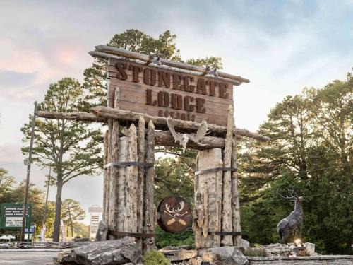 Eureka Springs Apartamento | Stonegate Lodge King Bed WIFI 50in Roku TV Salt Water Pool Room # 302