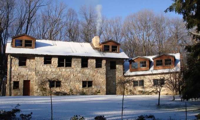 Jefferson Township Casa | Stonewood Lodge: ¡Una impresionante casa de piedra de lujo en la montaña para amantes de la naturaleza!