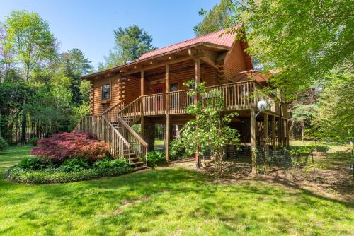 Black Mountain Casa | Stoney Creek Cabin Creekside Cabin Close to Town