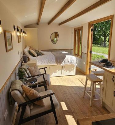 Lumbutts Casa | Stoodley View Shepherd Huts
