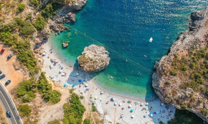 Lefktron Apartamento | Stoupa Stone Built Home A Breath Away to the Sea