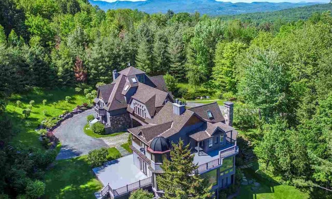 Stowe Hollow Apartamento | STOWE HOLLOW apt, enchufe de tesla. Ideal para parejas y familias pequeñas.