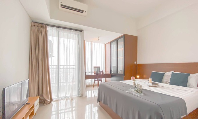 South Tambun Apartamento | Strategic And Homey Studio At Lrt City Bekasi Apartment