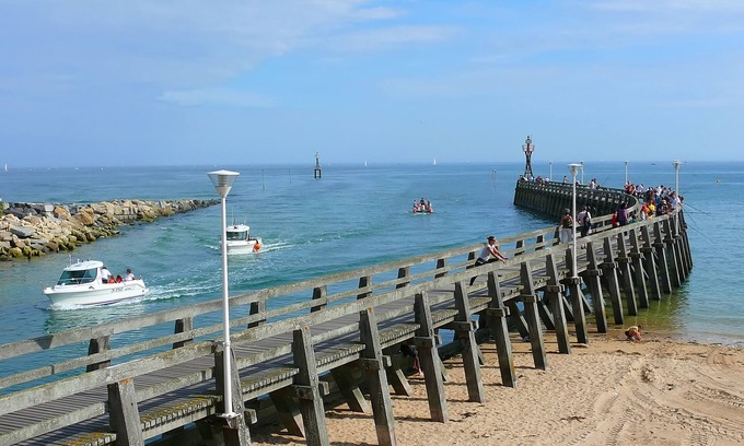 Courseulles-sur-Mer Apartamento | Estudio a 100 metros del mar y tiendas.