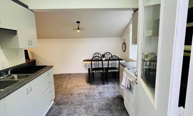 Sudbury Apartamento | Studio apartment on the lake