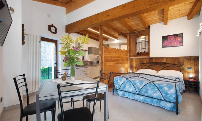 Sarre Apartamento | Apartamento estudio 'Appartamento 2' con vistas a la montaña, balcón y Wi-Fi