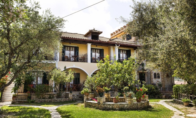 Limni Keri Apartamento | Apartamento estudio 'Castellos Bellos 3' con jardín compartido, Wi-Fi y aire acondicionado.