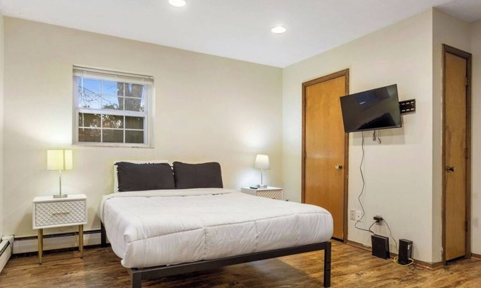 University District Apartamento | Studio Apartment Conveniently Close to Ohio State