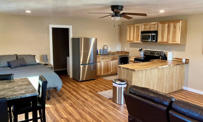 Kalispell Apartamento | Studio Apartment for Two - Full Kitchen -10 Minutes to Town