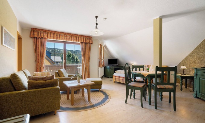 Pobershau Apartamento | Apartamento estudio 'Pension Bergblick - Ringmauer' con vistas a la montaña, balcón y Wi-Fi