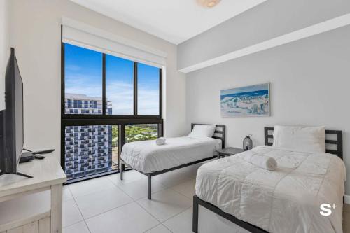 Doral Hotel | Studio Apt in Downtown Doral - Skyline View