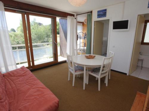 La Toussuire Apartamento | Studio avec balcon : à 50 m des pistes, 150 m des commerces, 5 pers, animaux acceptés - FR-1-416-119