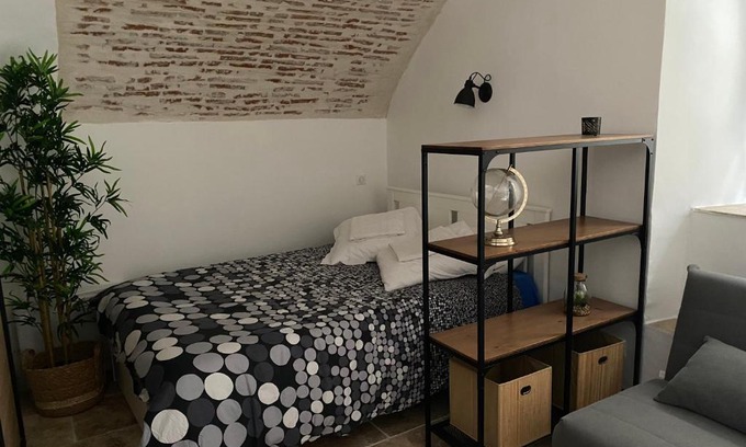 Cahors Old Town Apartamento | Studio avec une belle voûte en pierre