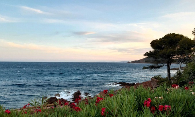 Antheor Apartamento | Condominios en planta del jardín (privado), los pies en el agua!