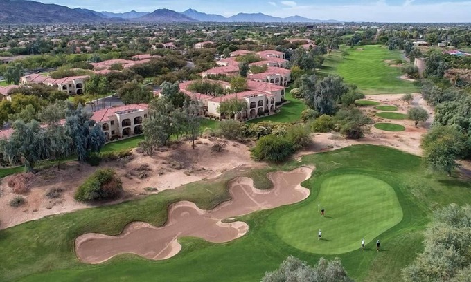 South Mountain Condominio | Studio Condo Stunning Pools & Golf!