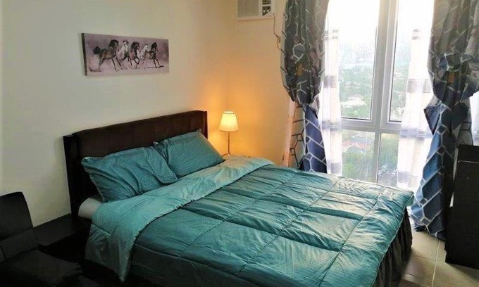 Ugong Apartamento | Studio Condominium - Short and Long Term Staycation